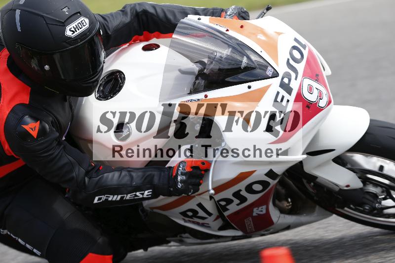 /Archiv-2024/29 12.06.2024 MOTO.CH Track Day ADR/Gruppe gelb/9